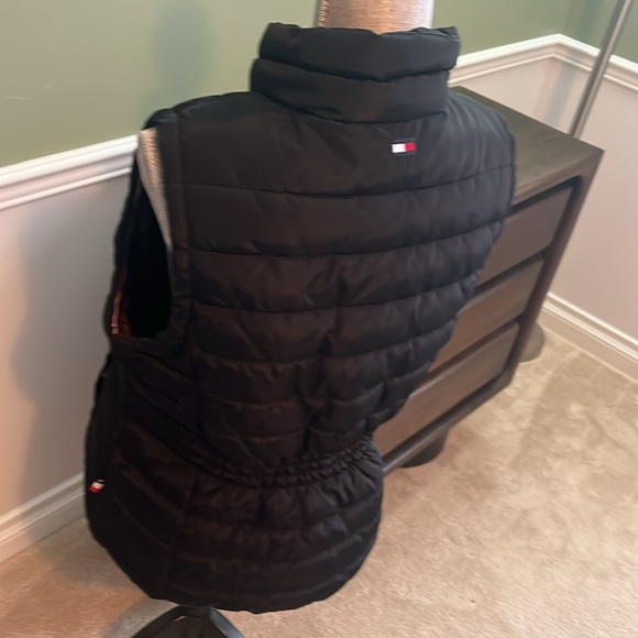 Tommy Hilfiger down vest - Picture 3 of 8